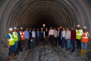 Tünelde ışık göründü