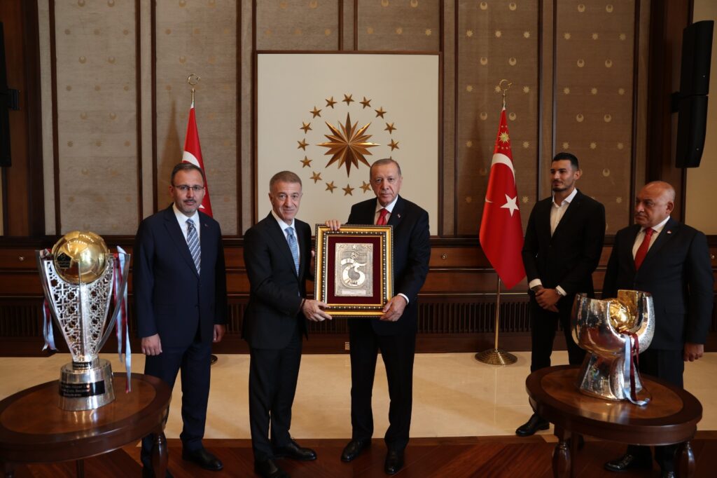 Trabzonspor’dan Erdoğan’a ziyaret