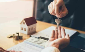 Ev sahipleri kiracıya 1 yıllık kira bedeli ödeyebilir