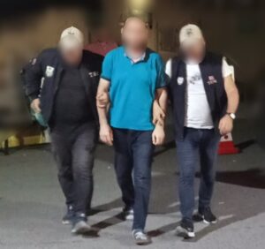 Trabzon’da FETÖ/PDY silahlı terör örgütüne üye olmak suçundan aranan şahıs yakalandı 