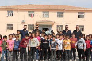 JOTUN Boya Irak sınırındaki bir köy okulunun bütün boyasını üstlendi