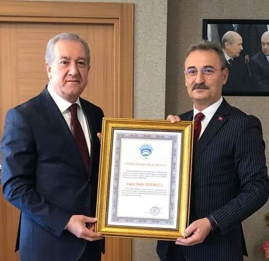 Başkan Kurukız’dan Sadir Durmaz’a Hemşehrilik Beratı