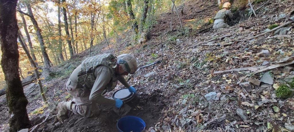 Hatay, Osmaniye, Gaziantep ve Kilis’de Eren Abluka Sonbahar-Kış-8 (Amanoslar) Şehit Jandarma Astsubay Kıdemli Başçavuş Ferhat GEDİK operasyonu başlatıldı.