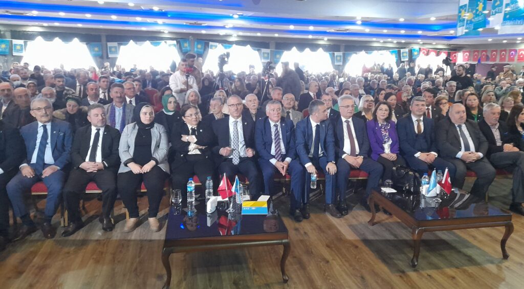 İyi Parti Trabzon İl kongresinde seçim vakti