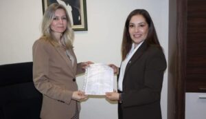 Fatma Başkan mazbatasını aldı 