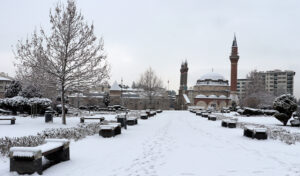 Sivas’ta kar nedeniyle 48 köy yolu ulaşıma kapandı