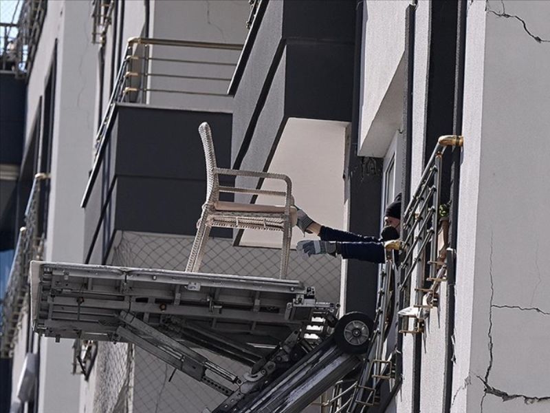 Deprem bölgelerinde, afetzedelerin hasarlı yapılardaki eşyalarının tahliyesine yönelik genelge 