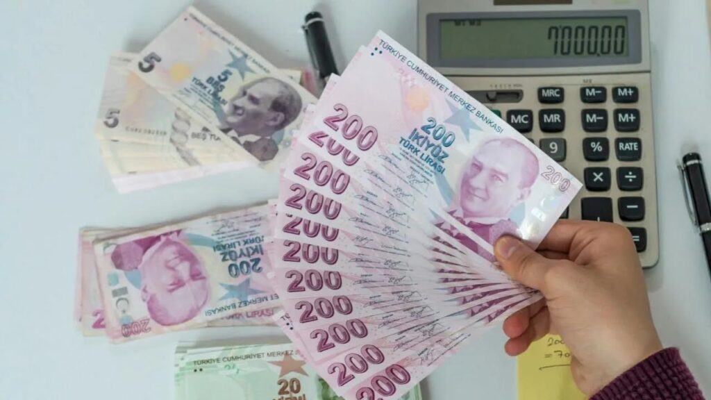 Bütçe, Ocak-Nisan döneminde 382,5 milyar lira açık verdi