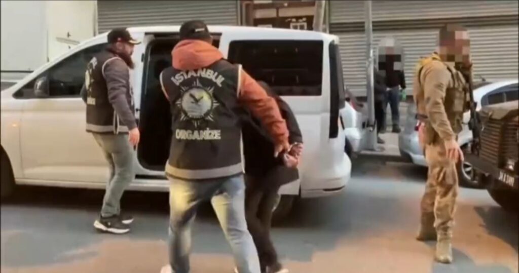 İstanbul’da Yolyemezler grubu olarak bilinen suç örgütü çökertildi