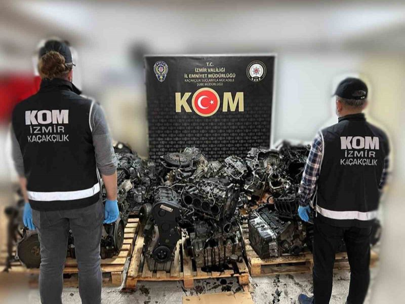 İzmir’in 8 ilçesinde kaçakçılık operasyonu  İzmir