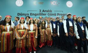 Bakan Yusuf Tekin, engelsiz yaşam fuarı ve farkındalık zirvesi’ni ziyaret etti