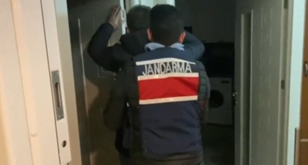 İstanbul merkezli kafes-17 operasyonu ile İskoçlar çetesi çökertildi.