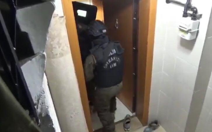 18 ülkede kırmızı bültenle aranan 56 kişi yakalandı