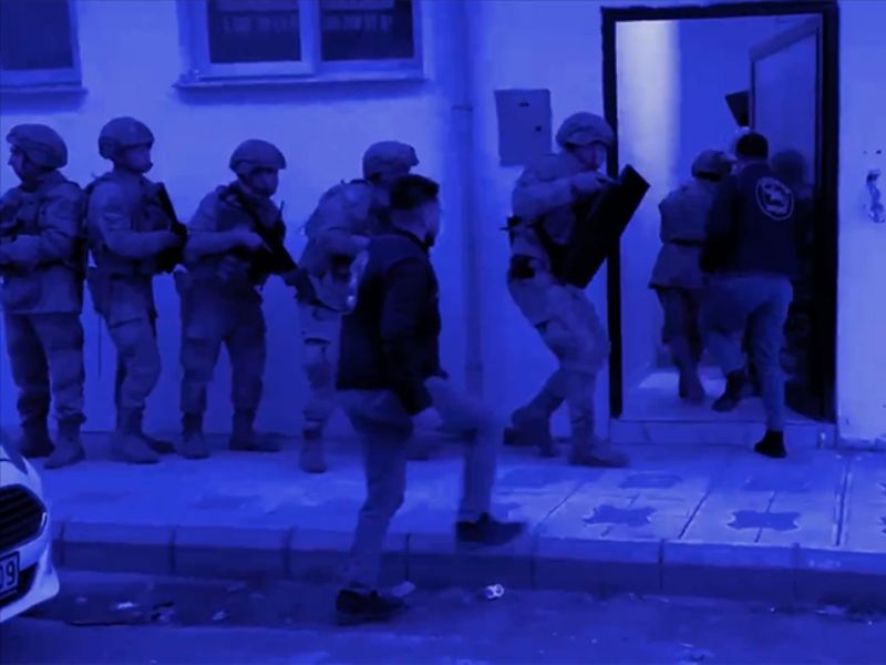 Aydın ve Hatay merkezli 9 ilde iki ayrı suç örgütü çökertildi.