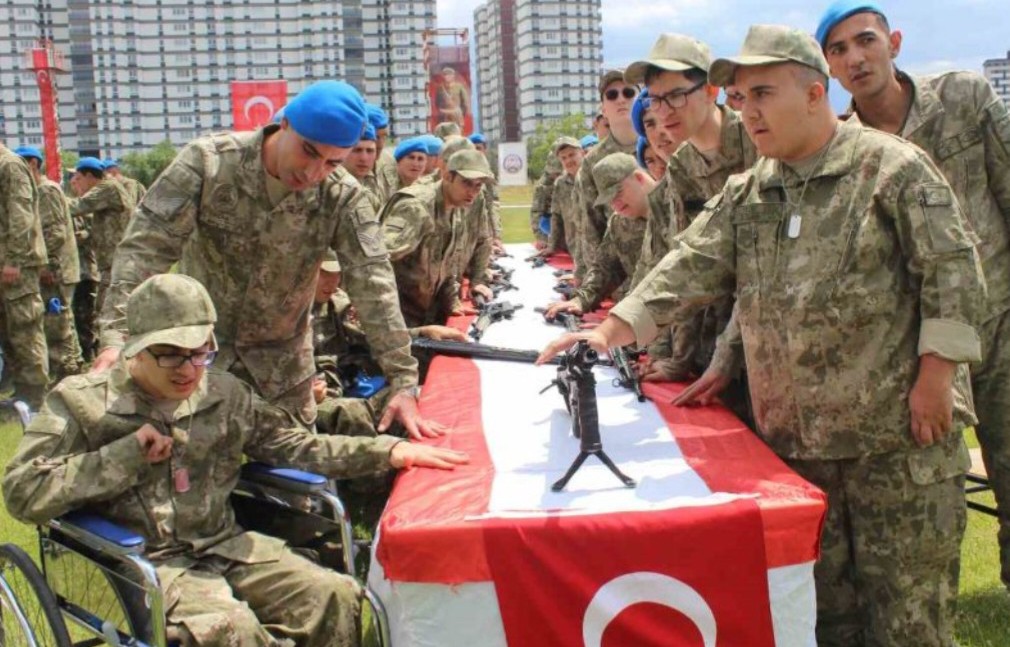 Vatan aşkı engel tanımadı