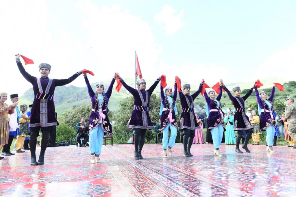 Rektör Alma “Batı Azerbaycan’a dönüş” festival kongresine katıldı