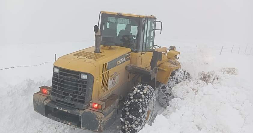 Trabzon’da karla kapanan yollar ulaşıma açılıyor