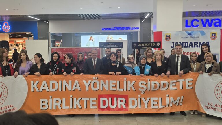 Ayten Canalp 25 Kasım kadına yönelik şiddete karşı uluslararası mücadele günü etkinliklerine katıldı