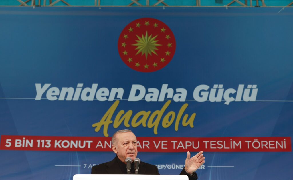 Erdoğan:Deprem bölgesinde sadece konut yapmıyoruz 
