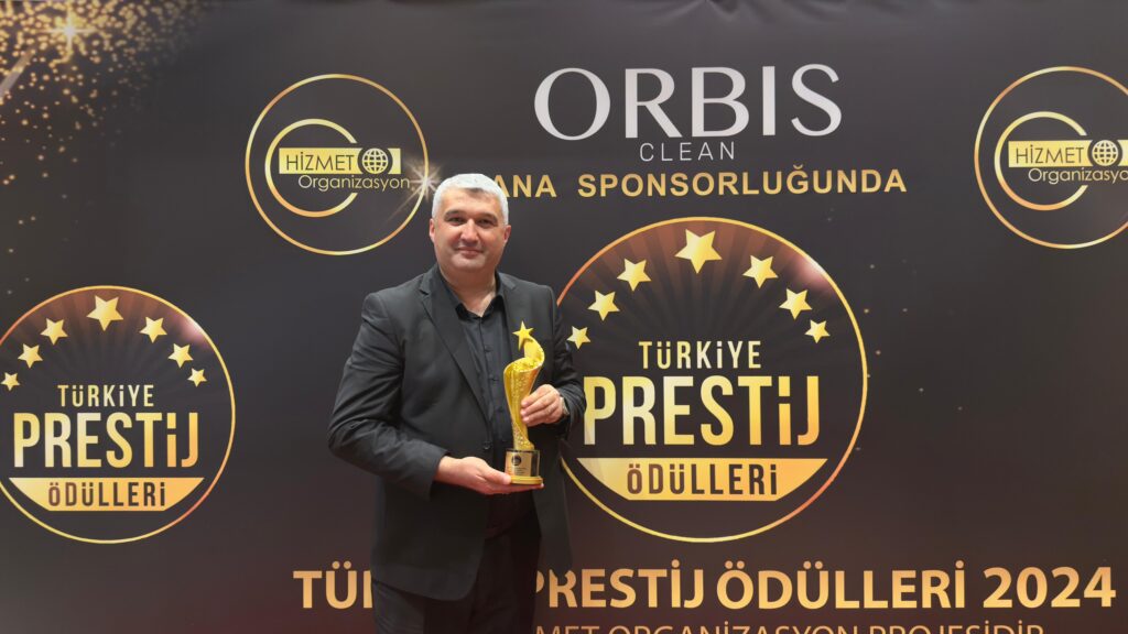 USMEK’e “Yılın en başarılı sivil toplum kuruluşu” ödülü