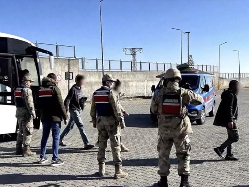 115 Göçmen kaçakçılığı organizatörü yakalandı