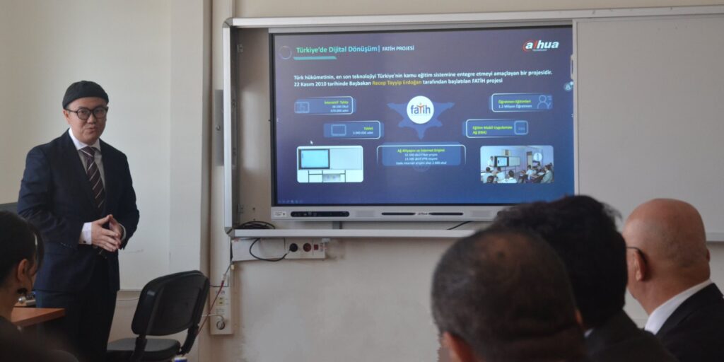 Akıllı okul projesi tanıtım programı düzenlendi