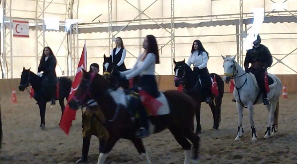 Afyonkarahisar’da yeni at çiftliği tesisi açıldı