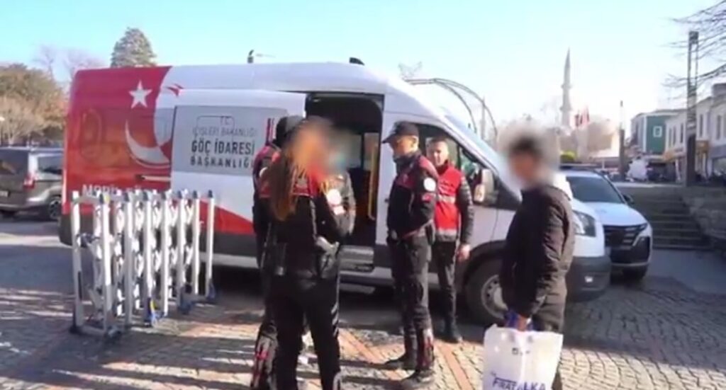 14’ü yabancı uyruklu 42 göçmen kaçakçılığı organizatörü yakalandı