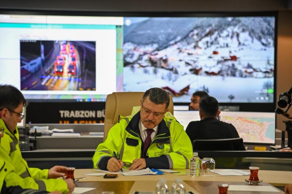 Başkan Genç:Ekipler 24 saat iş başında olacak