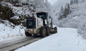 Trabzon’da 203 mahalle yolu ulaşıma kapandı.  