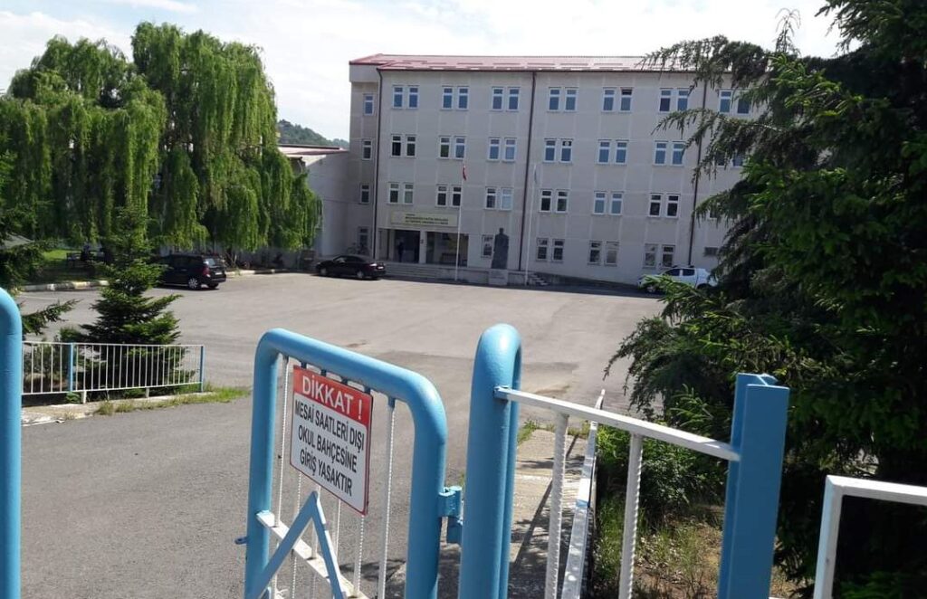 Beşikdüzü Fatih Mesleki ve Teknik Anadolu Lisesi taşınıyor mu?