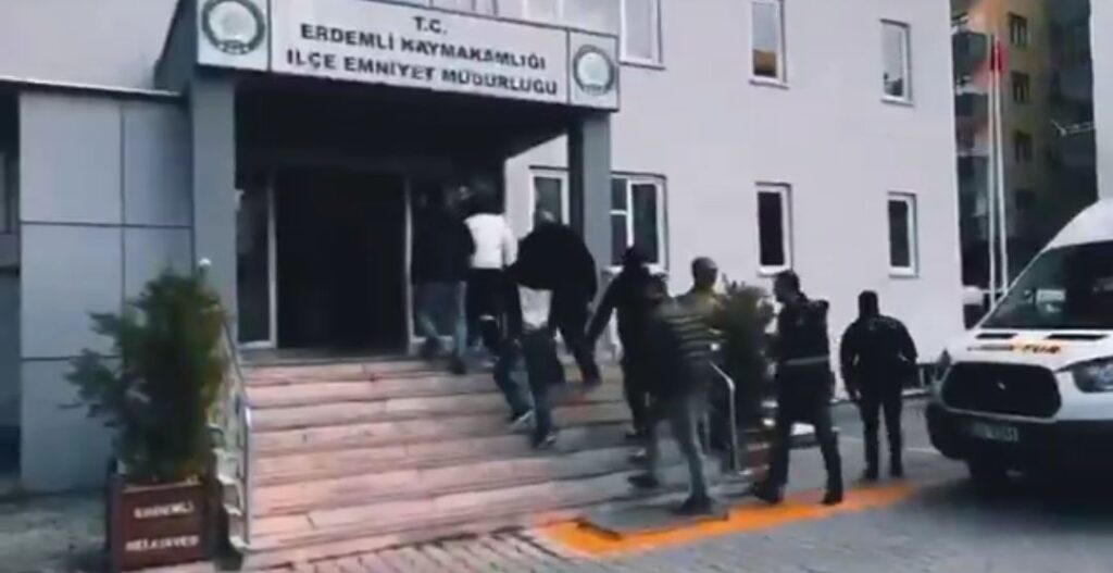 Mersin’de Hücre-12 operasyonlarında 22 şüpheli yakalandı