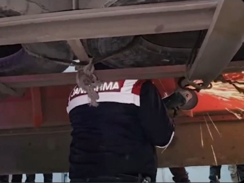 Hakkari’de 175,5 kilogram esrar ele geçirildi