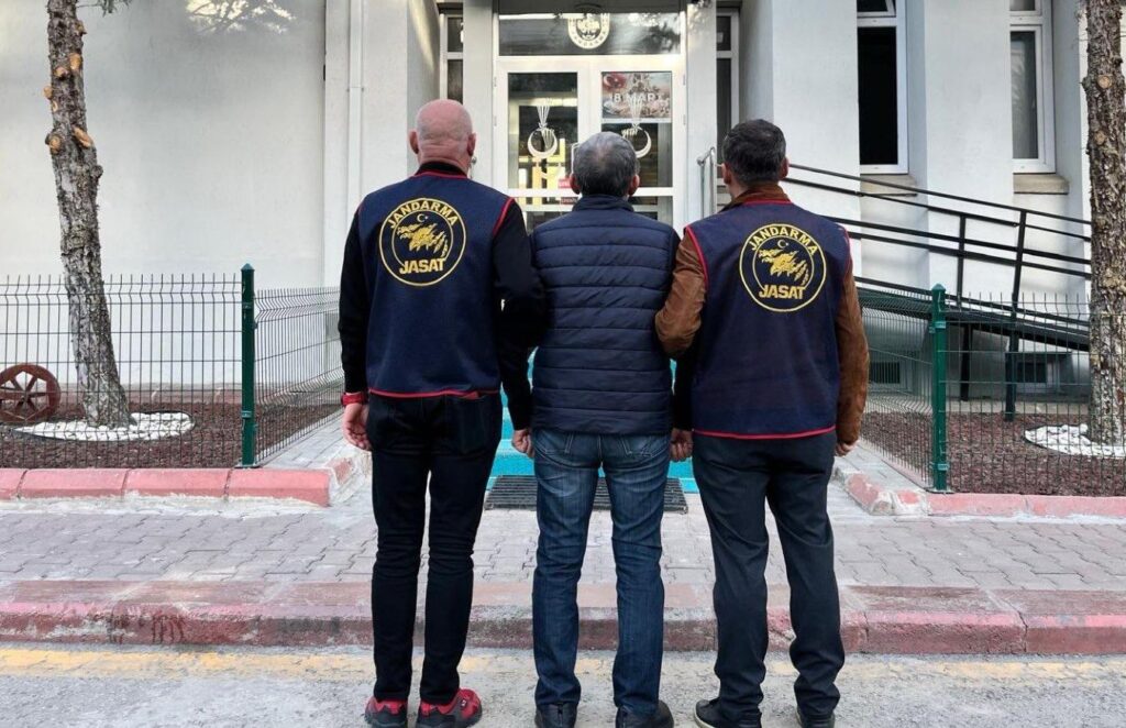 FETÖ’cüleri tek tek yakalıyoruz