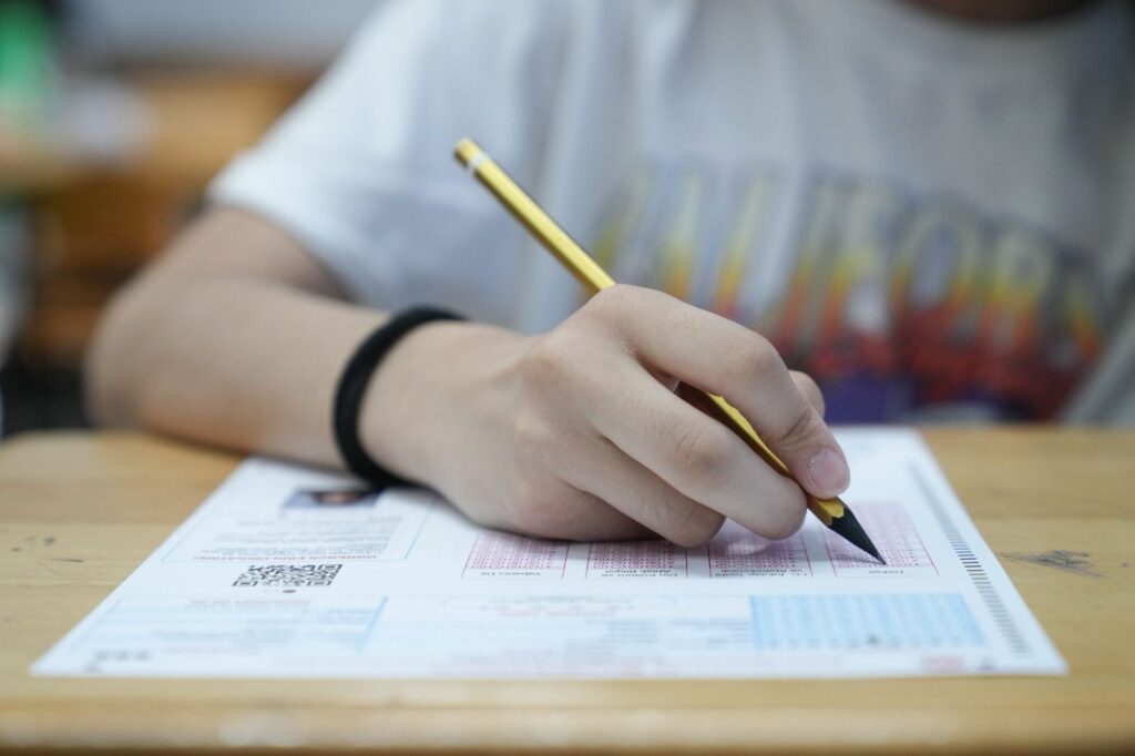 İlköğretim ve ortaöğretim kurumları bursluluk sınavı (İOKBS) tamamlandı