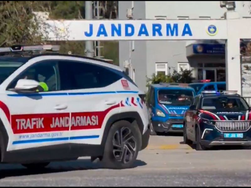 450 Bin GSM hattı üzerinden vatandaşlarlı dolandıran 139 şüpheli yakalandı