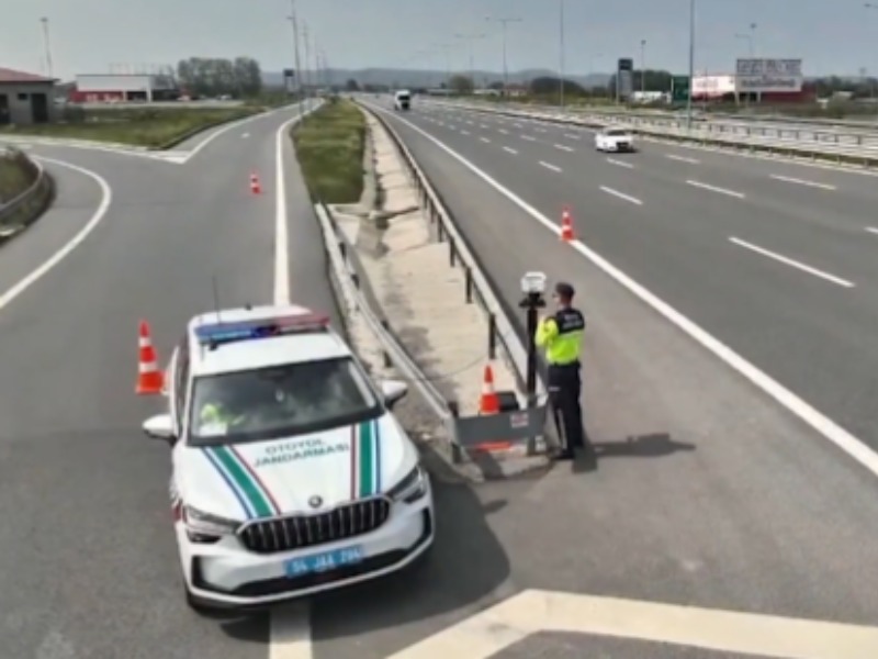 Hız ihlalinde bulunan 162 bin 64 sürücüye işlem yapıldı