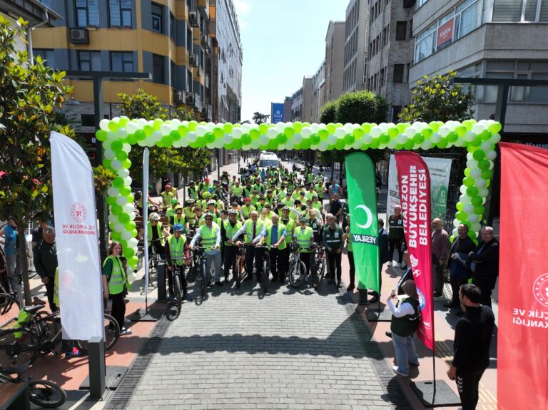 Trabzon’da pedallar sağlık için çevrildi