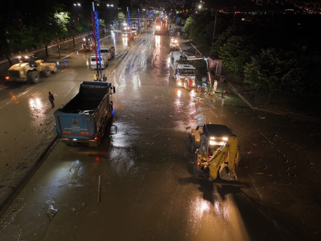 Beşirli ve Moloz’da temizlik çalışmaları devam ediyor