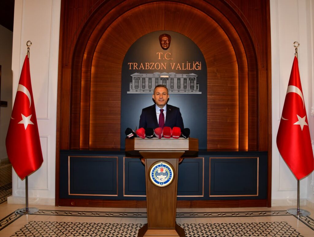 Trabzon’da Vali Tahir Şahin görevine başladı