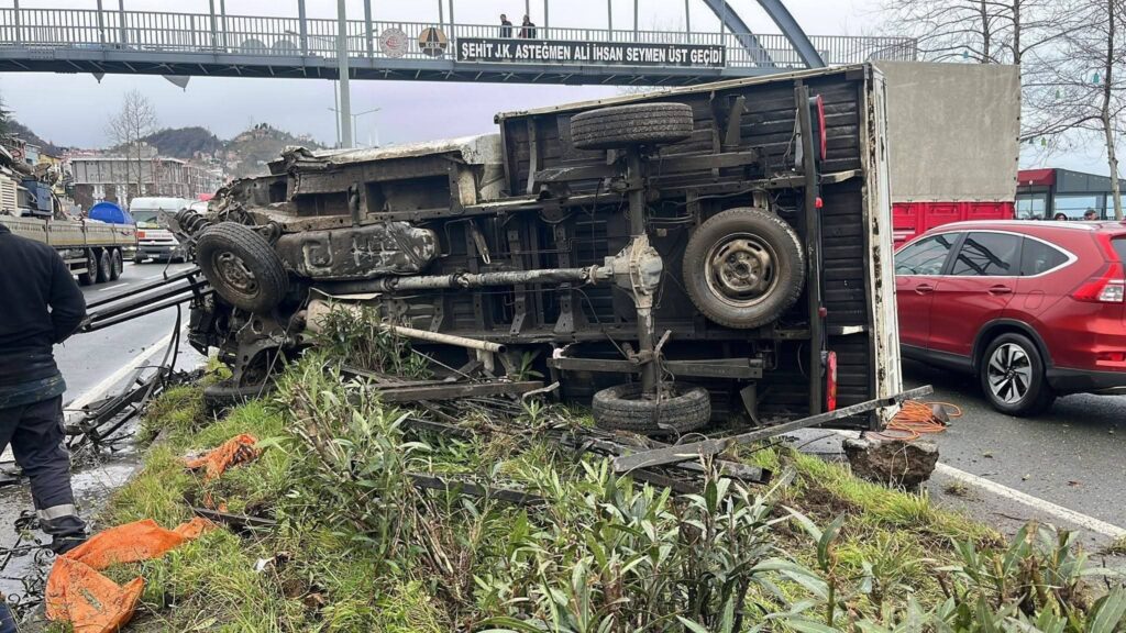 Sürmene sahil yolunda kaza yaralılar var