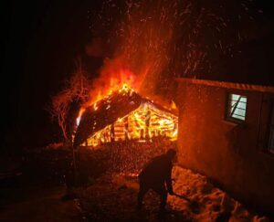 Şalpazarı’nda korkutan gece ot tamı kül oldu