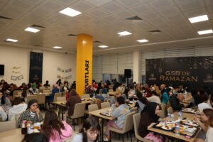 Giresun’da Vali Mustafa Koç iftar sofrasında KYK’lı öğrencilerle buluştu