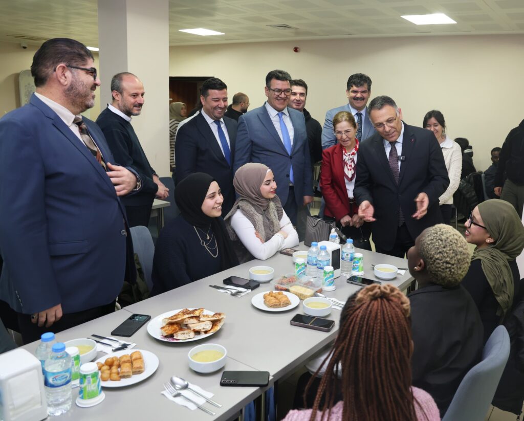 Rektör Gürel uluslararası öğrencilerle iftar sofrasında buluştu