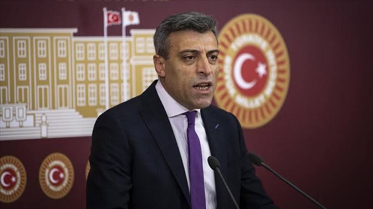 Öztürk Yılmaz:Metin var ama taraflar yok eleştirisi